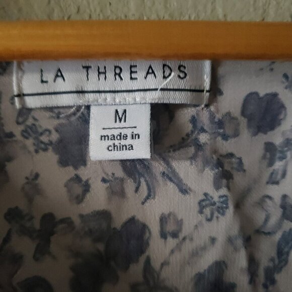 LA Threads Boho Floral Embroidered Peasant Top Flared Sleeves Hi Low Hem Size M - Picture 10 of 13